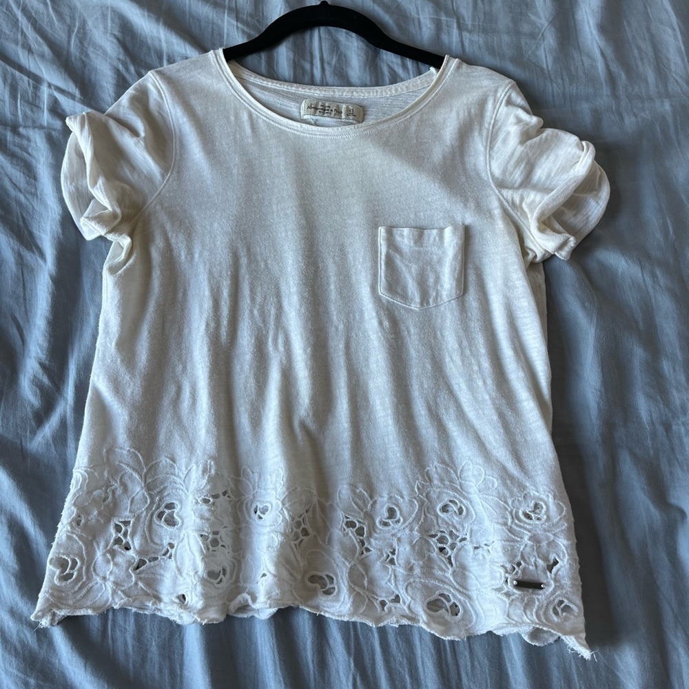 White Abercrombie & Fitch Tee